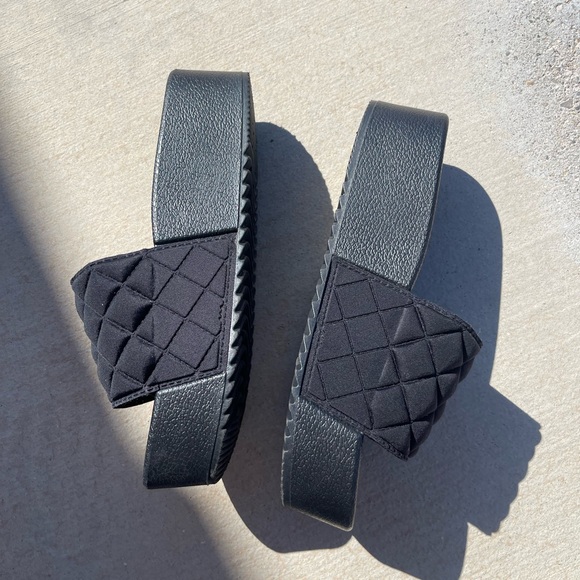 DZWE platform slides - Picture 3 of 4